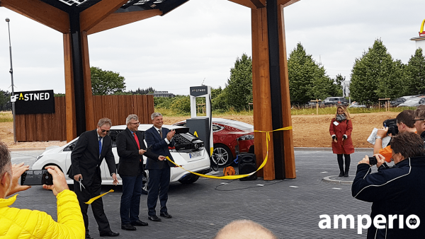 1. Fastned Schnellladepark Eröffnung in Limburg; Eauto, elektromobilität, elektro, tesla, bmw i3,